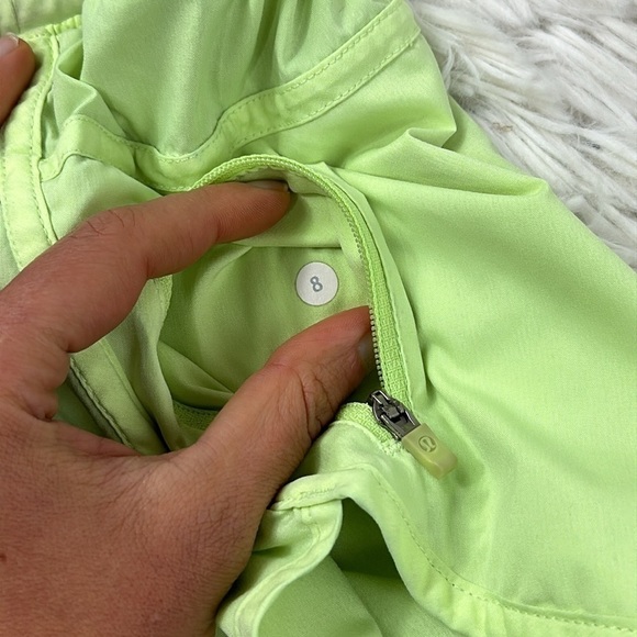 Lululemon Tracker Short III *4-way Stretch Clear Mint / Hyper Stripe Clear Mint - Picture 2 of 5